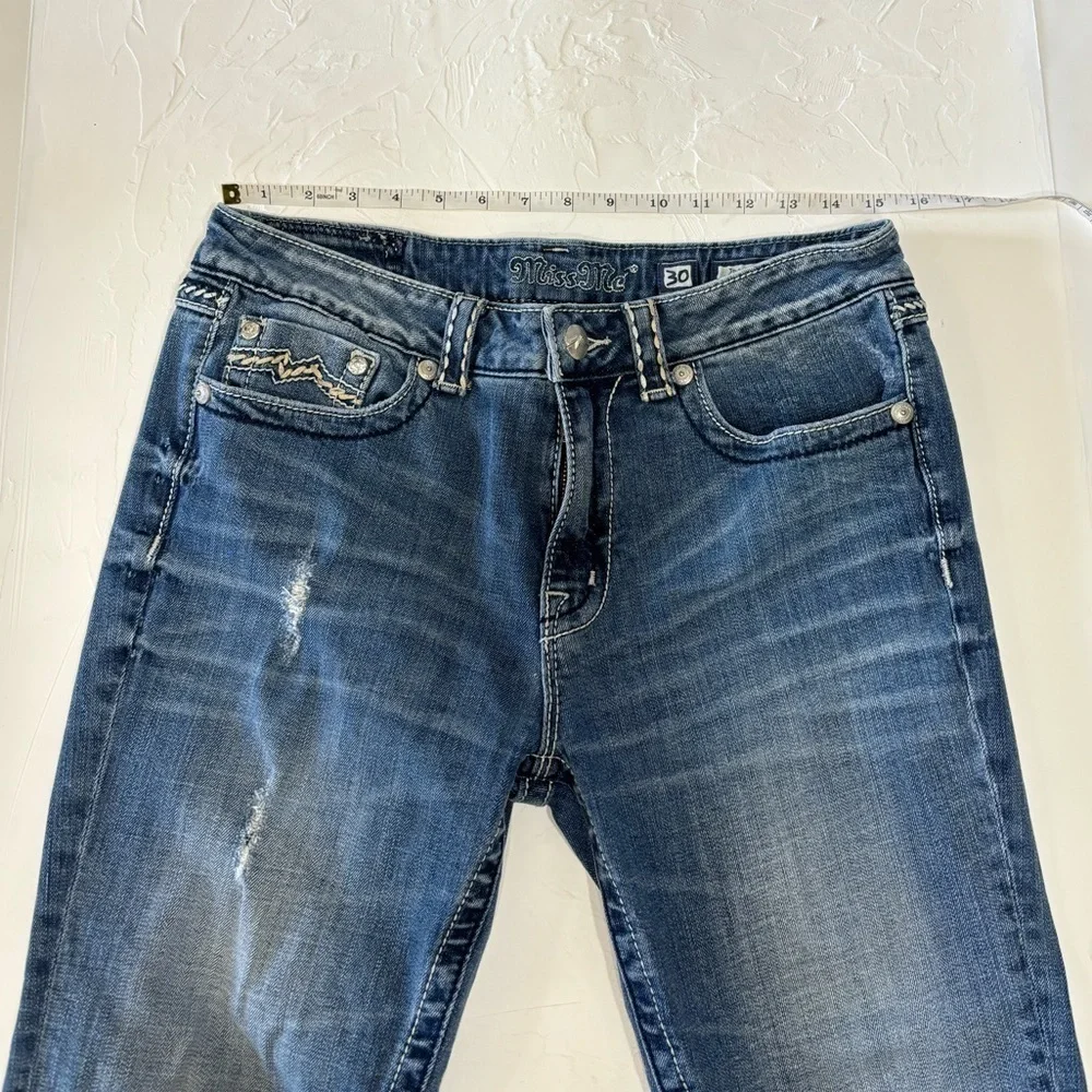 Miss Me Boyfriend Capri Jeans - Picture 8 of 11